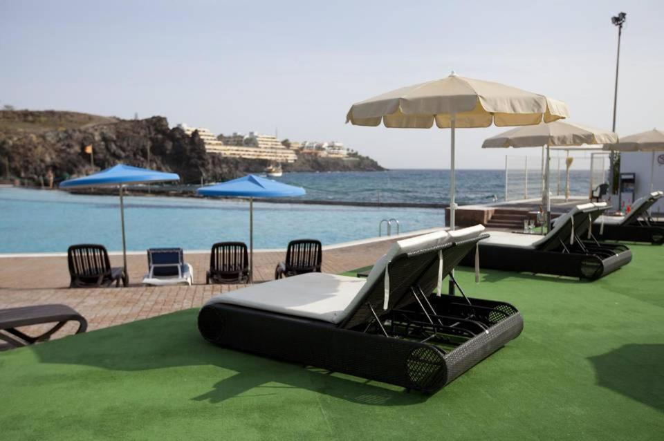Beach-front Tenerife Sth Sea And Pool View